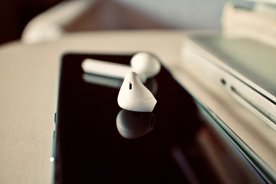Best Budget Wireless Earbuds For Music Lovers Bloggerszest